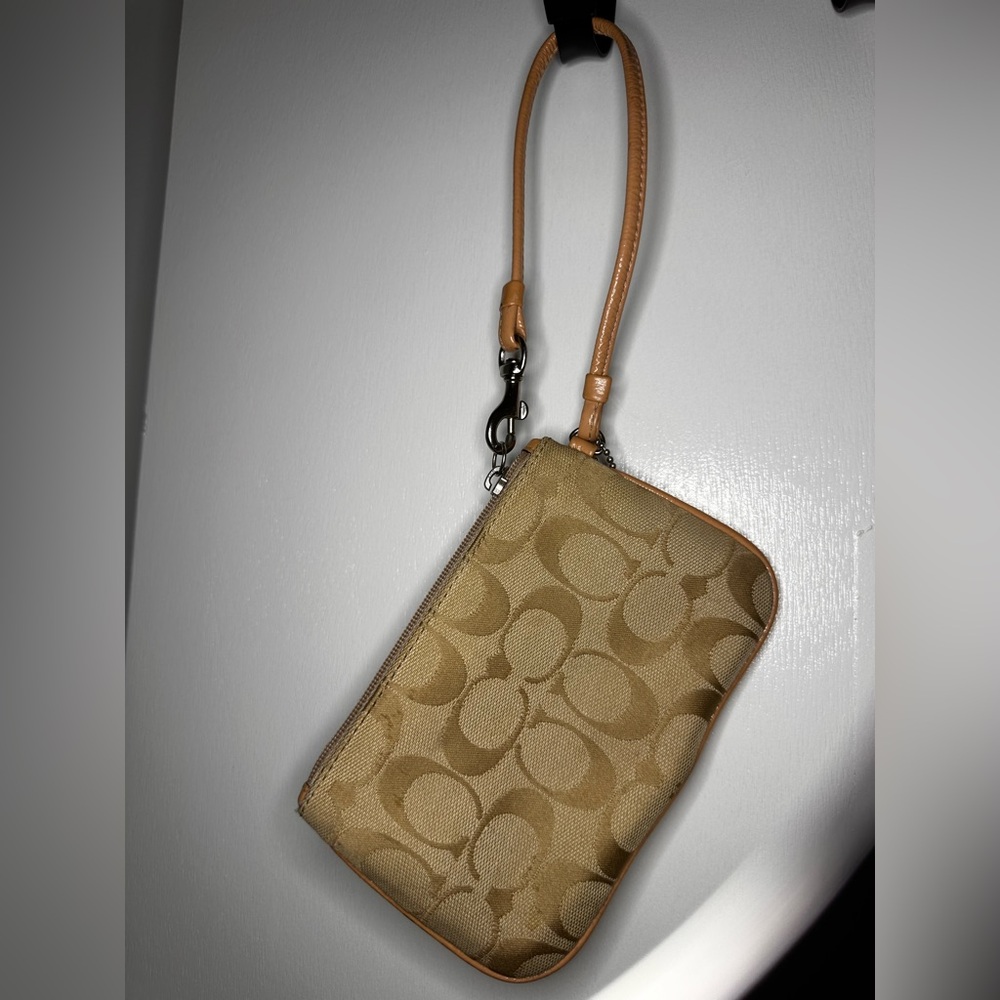 Coach Wristlet - Picture 3 of 4